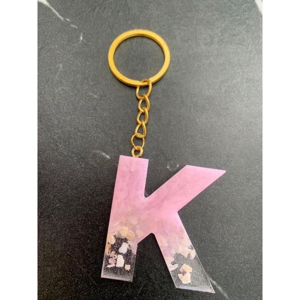 K Harfi Pembe Renk Epoksi ve Deniz Kabuğu Kırığı Süslemeli Gold Halka Anahtarlık El Yapımı Hediyelik - 5