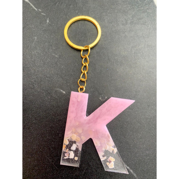K Harfi Pembe Renk Epoksi ve Deniz Kabuğu Kırığı Süslemeli Gold Halka Anahtarlık El Yapımı Hediyelik - 6