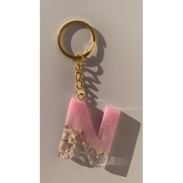 N  Harfi Pembe Renk Epoksi ve Deniz Kabuğu Kırığı Süslemeli Gold Halka Anahtarlık El Yapımı Hediyelik - 7