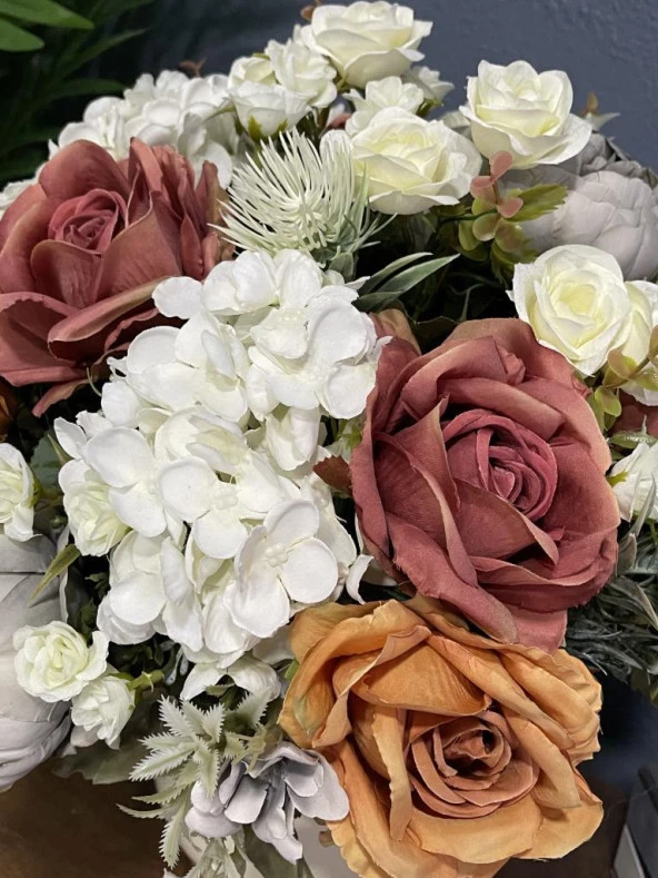 Nettenevime Yapay Çiçek Aranjmanı Gold-Krem Vazolu Somon Gri Güllü Nişan Çiçeği İsteme Çiçeği Masa Üstü Çiçeği Arajman - 3