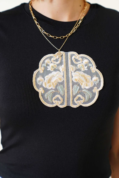 Gold Nakışlı T-shirt Siyah - Resim 4