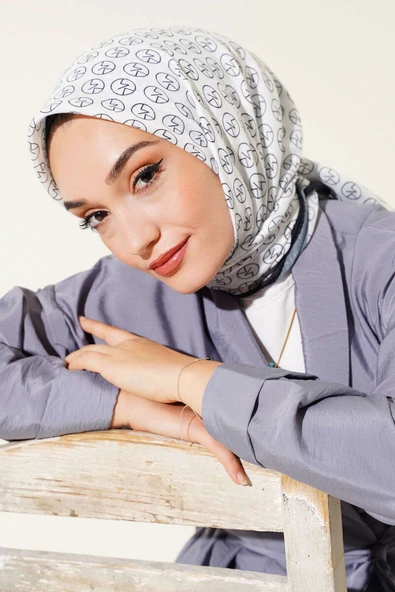 MK Desen Soft Eşarp Siyah Beyaz