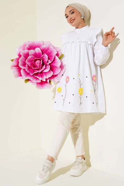 Çiçek Baskılı Fırfırlı Tunik Beyaz ürün görseli 1