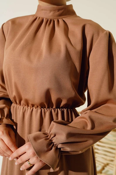 Bel Lastikli Kloş Elbise Latte - Resim 4