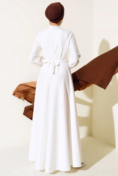 Önü Çapraz Piliseli Saten Elbise Beyaz - Resim 3