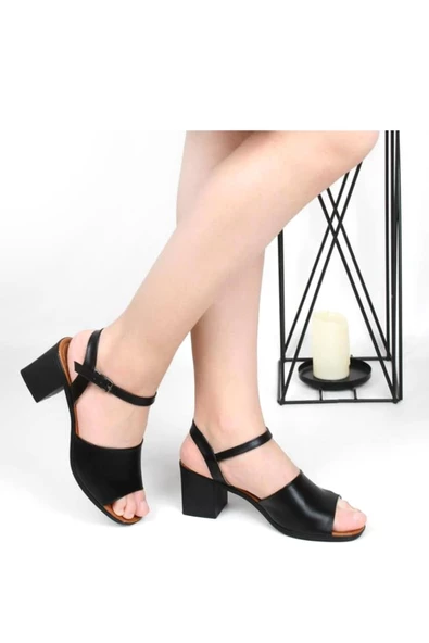 Walkenzo 6,5 Cm Topuklu Yazlık Kadın Ayakkabı
