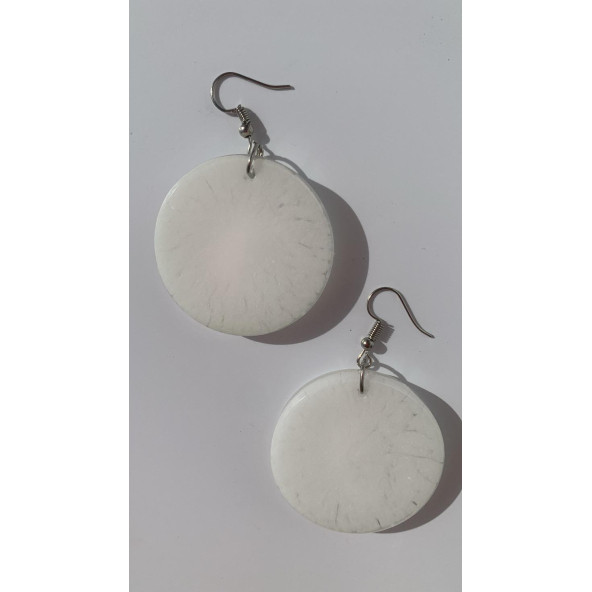 Daire Şekilli Beyaz Renkli Ebruli Gece Yeşil Neon Olan Parlak Küpe Epoksi El Yapımı Hediyelik - Resim 2