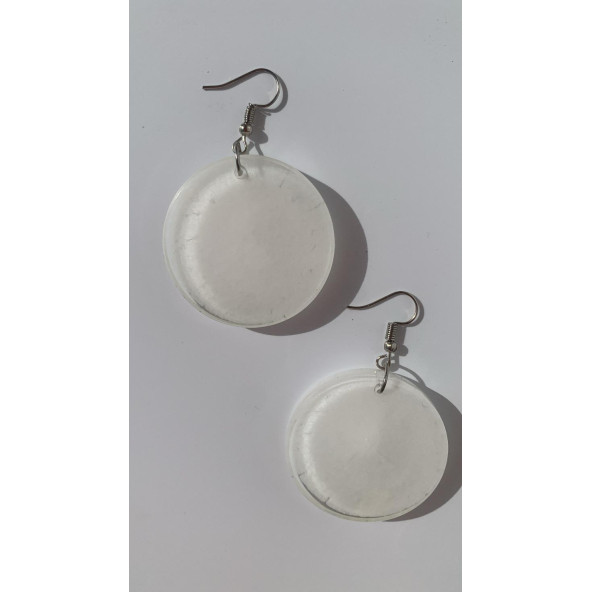 Daire Şekilli Beyaz Renkli Ebruli Gece Yeşil Neon Olan Parlak Küpe Epoksi El Yapımı Hediyelik - Resim 3