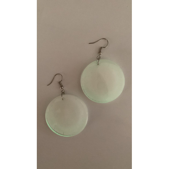 Daire Şekilli Beyaz Renkli Ebruli Gece Yeşil Neon Olan Parlak Küpe Epoksi El Yapımı Hediyelik - Resim 6