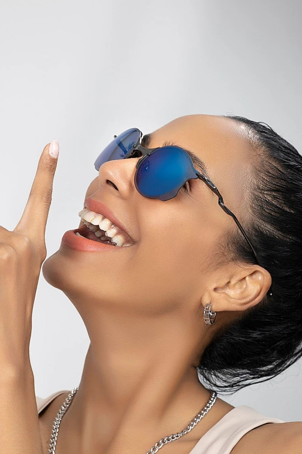 Zamansız Şık Tasarım Büyük Kasa Siyah Kadın Güneş Gözlüğü ürün görseli