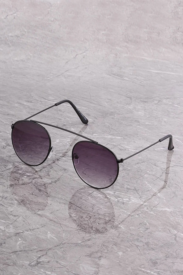 Siyah Gold Metal Çerçeveli Küçük Oval Retro Güneş Gözlüğü