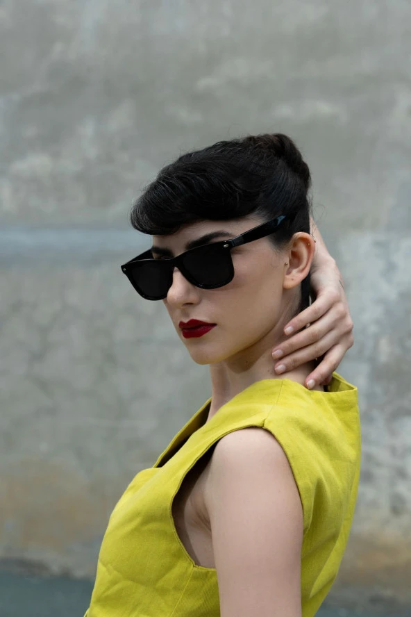 Siyah Camlı Metal Çerçeveli Küçük Cat Eye Kadın Güneş Gözlüğü - Resim 5