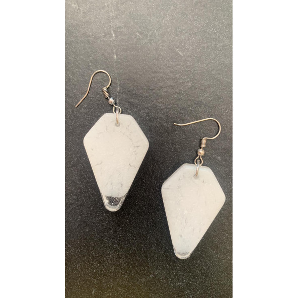 Beşgen Şekilli Beyaz Renkli Ebruli Gece Yeşil Neon Olan Parlak Küpe Epoksi El Yapımı Hediyelik - Resim 6