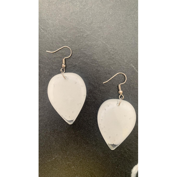 Damla Şekilli Beyaz Renkli Ebruli Gece Yeşil Neon Olan Parlak Küpe Epoksi El Yapımı Hediyelik - Resim 5