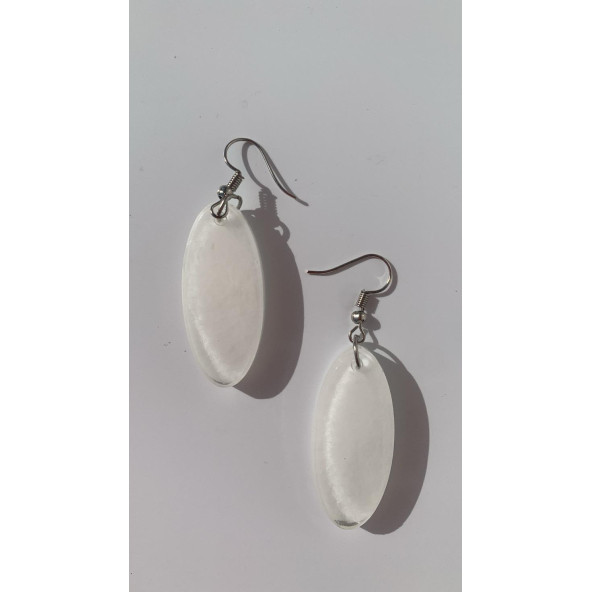 Oval Şekilli Beyaz Renkli Ebruli Gece Yeşil Neon Olan Parlak Küpe Epoksi El Yapımı Hediyelik - 3