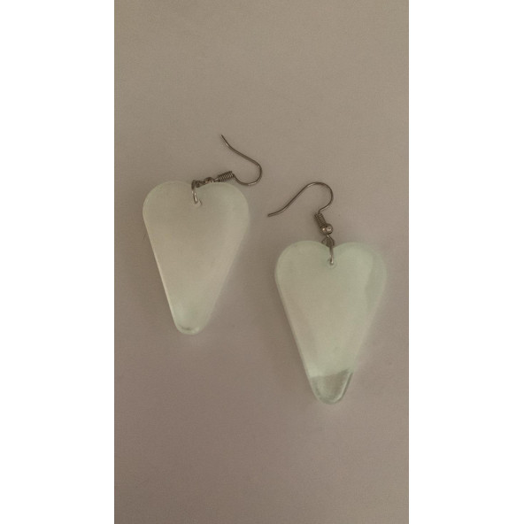 Kalp Şekilli Beyaz Renkli Ebruli Gece Yeşil Neon Olan Parlak Küpe Epoksi El Yapımı Hediyelik - 4