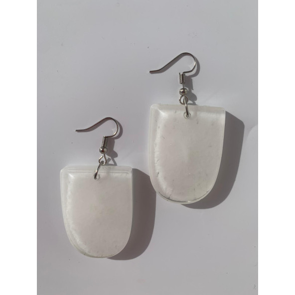 Oval Çerçeve Şekilli Beyaz Renkli Ebruli Gece Yeşil Neon Olan Parlak Küpe Epoksi El Yapımı Hediyelik - Resim 3