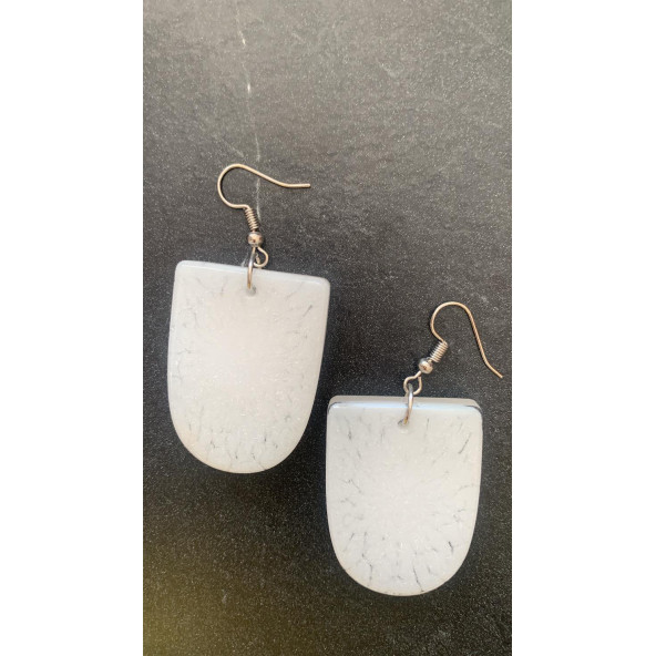 Oval Çerçeve Şekilli Beyaz Renkli Ebruli Gece Yeşil Neon Olan Parlak Küpe Epoksi El Yapımı Hediyelik - Resim 8