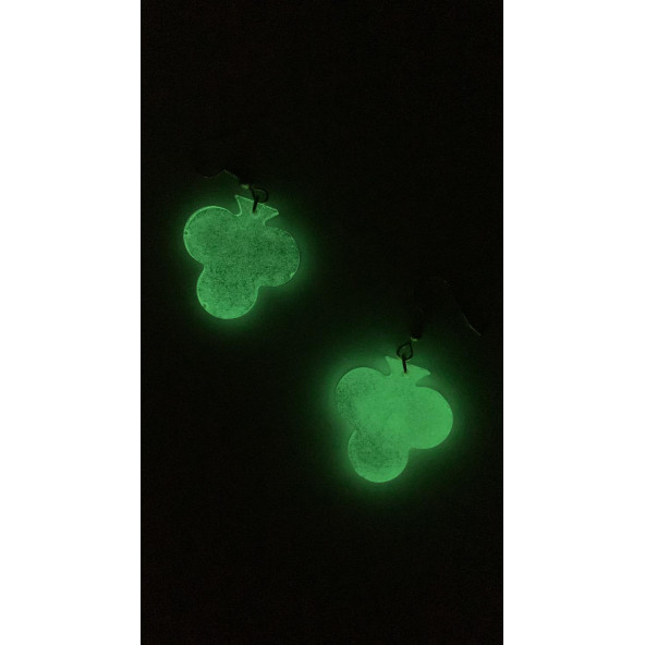 Şeffaf Renk Gece Yeşil Neon Olan İskambilde Sinek Şekilli Küpe Epoksi El Yapımı Hediyelik - 4