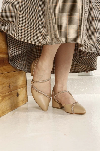 Kocamanlar Kısa Topuk Şerit Taş Detaylı Kadın Topuklu Ayakkabı - Resim 7