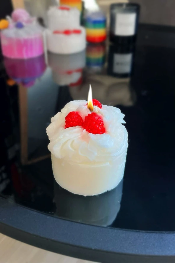Sanat Sepet İşleri Mini Cake Kokulu Dekoratif Hediyelik Doğum Günü Süsü El Yapımı Böğürtlen Detaylı Beyaz Pasta Mum - 2