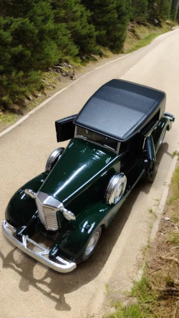 Nostaljik Metal Çek Bırak Araba Yeşil Kapılar Açılır ( 1/36 Ölçek )