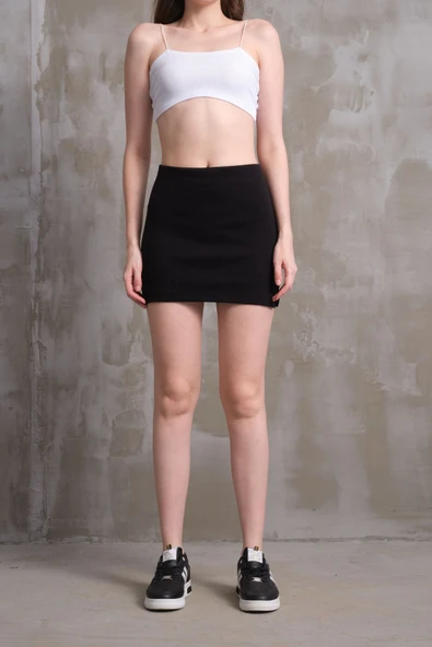 Siyah Yırtmaçlı Mini Etek - 5