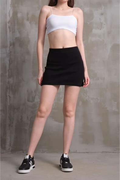 Siyah Yırtmaçlı Mini Etek - 6