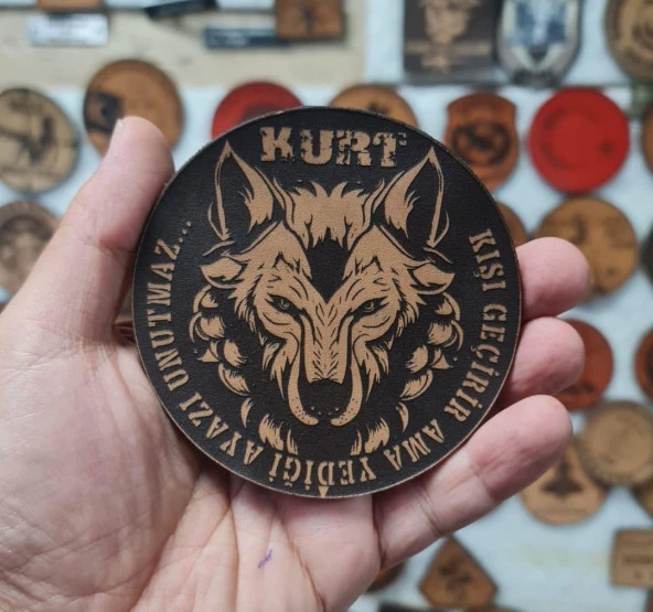 Kurt Kışı Geçirir Ama Yediği Ayazı Unutmaz -Yuvarlak  Deri Peç - Arma - Wolf Leather Patch - 2
