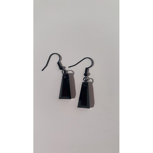 Siyah Renkli Siyah Aksesuarlı Piramit Şekilli Sallantılı Epoksi Küpe El Yapımı Hediyelik - 6