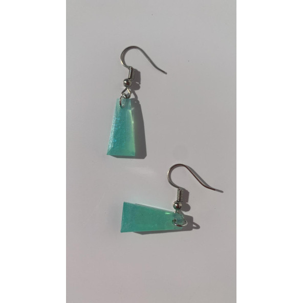 Mint Yeşil Renkli Sedefli Gümüş Aksesuarlı Piramit Şekil Sallantılı Epoksi Küpe El Yapımı Hediyelik - Resim 3