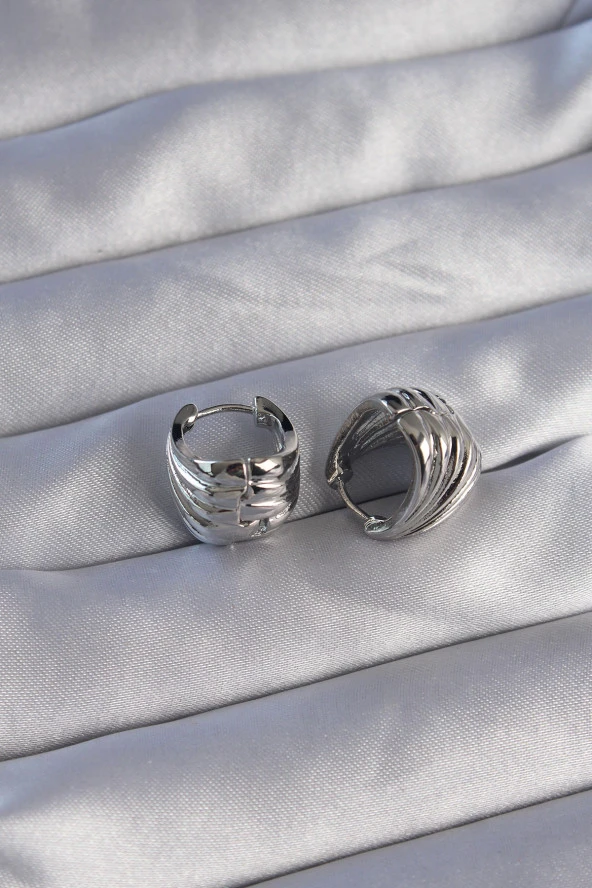 Pirinç Gümüş Renk Tırtıklı Minimal Bombeli Tasarım Küpe - EBJ270706W25243 - Resim 2