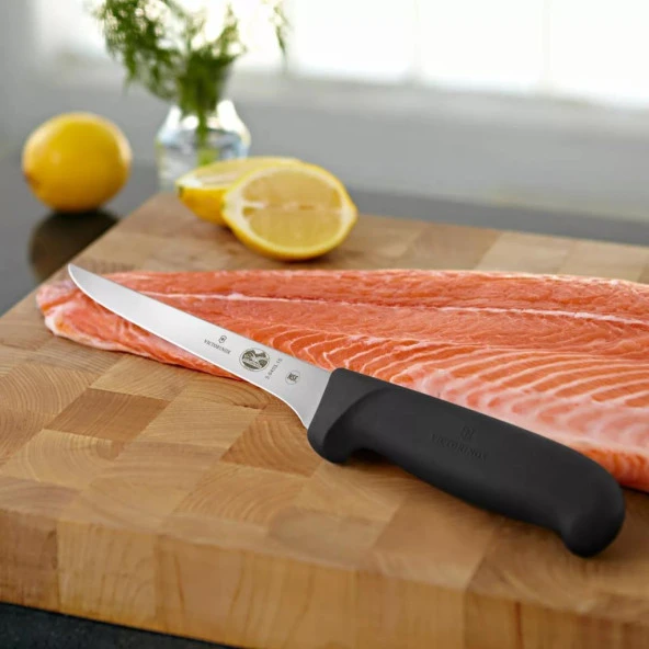 Victorinox 15cm Kavisli Dar Ağız Sıyırma Bıçağı Siyah 5.6403.15 - 4