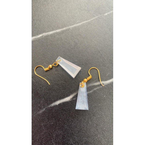 Şeffaf Renkli Beyaz Sedefli Parlak Gold Aksesuarlı Piramit Şekil Sallantılı Epoksi Küpe Hediyelik - Resim 4