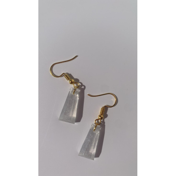 Şeffaf Renkli Beyaz Sedefli Parlak Gold Aksesuarlı Piramit Şekil Sallantılı Epoksi Küpe Hediyelik - Resim 6