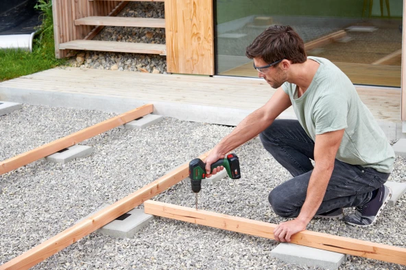 Bosch UniversalDrill 18V (2x1,5 Ah) + 241 parça aksesuar + Systembox S - Resim 2