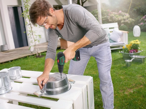 Bosch UniversalDrill 18V (2x1,5 Ah) + 241 parça aksesuar + Systembox S - Resim 4