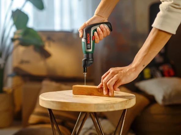 Bosch IXO 7 Açı Adaptörlü Vidalama Makinesi Seti - Resim 2