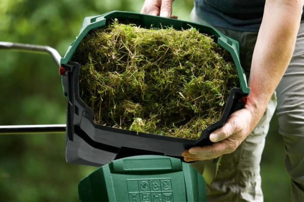 Bosch UniversalRake 900 Çim Havalandırma Makinesi - 4