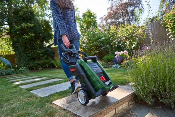 Bosch UniversalAquatak 125 1500 W Basınçlı Yıkama Makinesi - 4