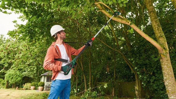 Bosch UniversalChainPole 18 Tek Akülü 2.5 Ah Yüksek Dal Budama Makinesi - 3