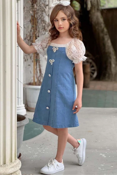 Kız Çocuk Yakası ve Kolları Dantel İşlemeli Balon Kollu Mavi Kot Elbise - Resim 2