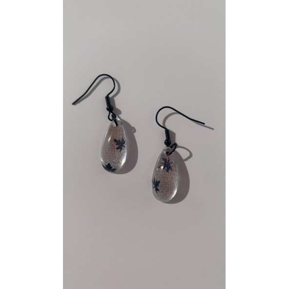 Şeffaf Renkli Siyah Yaprak Süslemeli Siyah Aksesuarlı Damla Şekil Sallantılı Epoksi Küpe Hediyelik - Resim 5