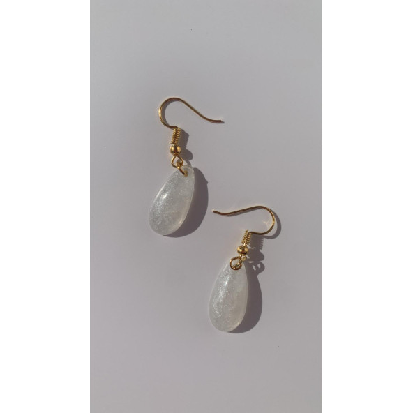 Şeffaf Beyaz Renkli Sedefli Parlak Gold Aksesuarlı Damla Şekilli Sallantılı Epoksi Küpe Hediyelik - Resim 3