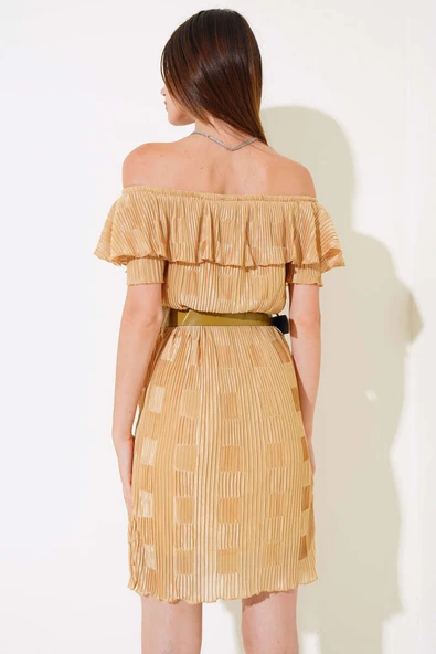 Kayık Yaka Piliseli Elbise Yağ Yeşili - Resim 3