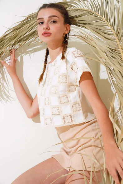 Kare Blok Dantelli Bluz Ekru ürün görseli 1