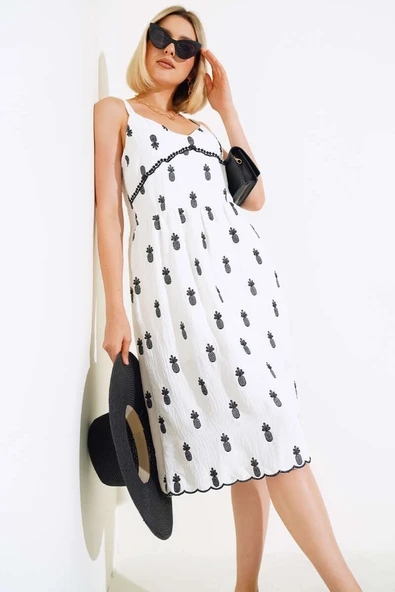 Ananas Nakışlı Askılı Elbise Beyaz ürün görseli 1