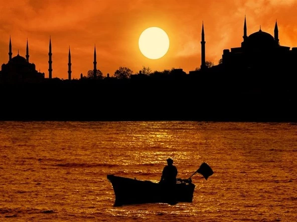 İstanbul'da Akşam Güneşi - Kanvas Tablo ürün görseli