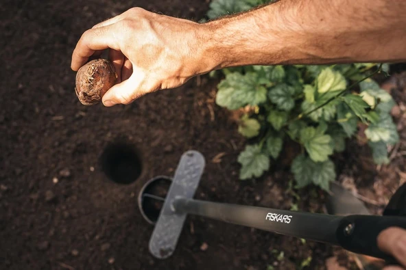 Fiskars 1057078 Ergo Soğan Dikme Aleti - 3