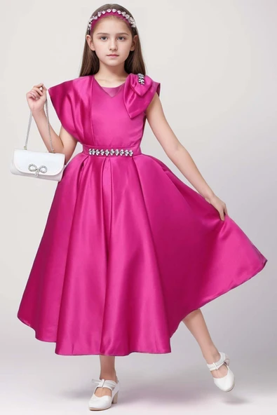 Kız Çocuk Omuzu Fiyonk Broş Detaylı Beli Taş Yonca İşlemeli Fuşya Elbise ürün görseli